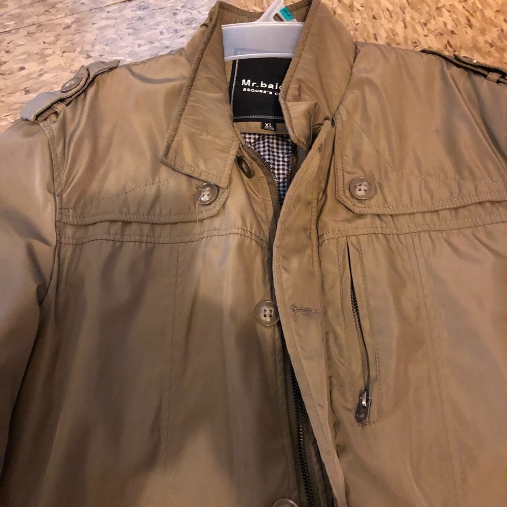 Light weight jacket - Picture 2 of 4